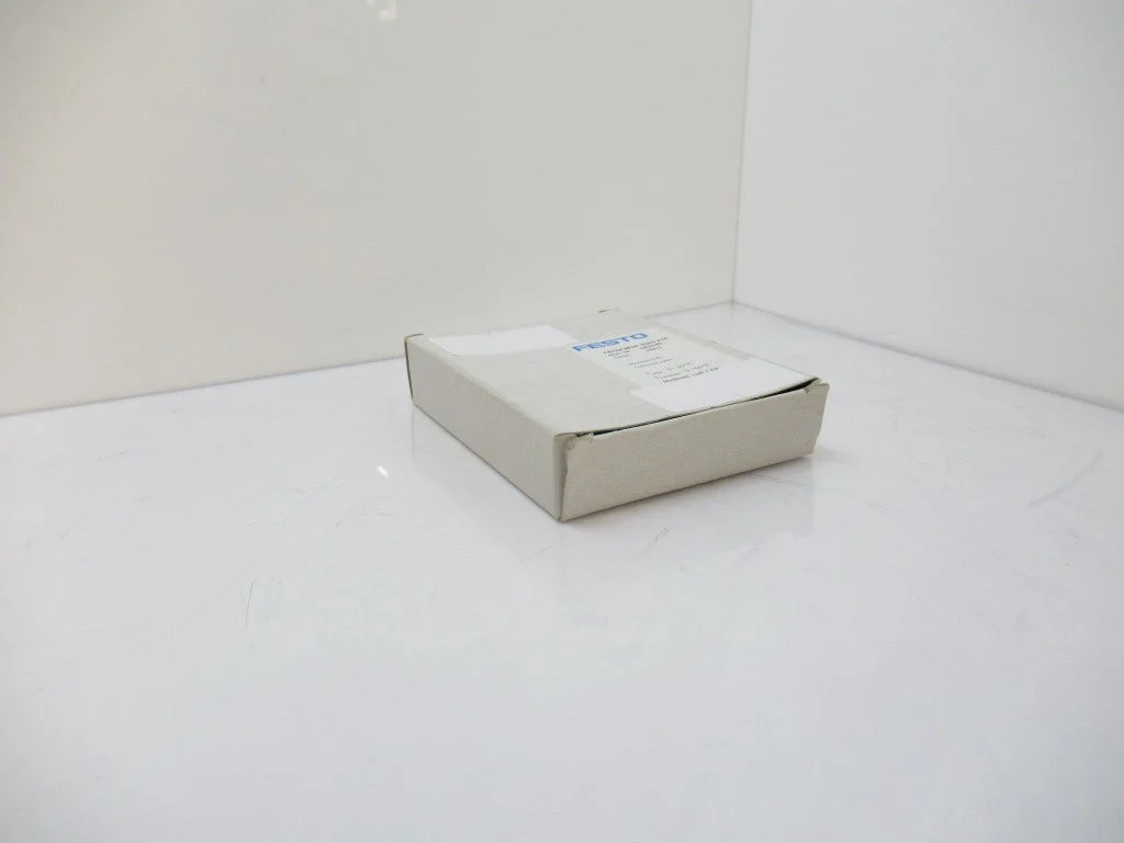 163145 CPE18-M1H-3GLS-1/4 Festo Solenoid Valve 3/2 24V DC 1/4NPT